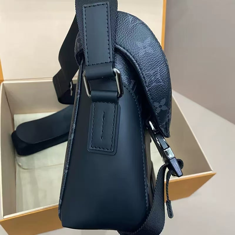 Fashionable and Trendy Luxury Messenger Bag