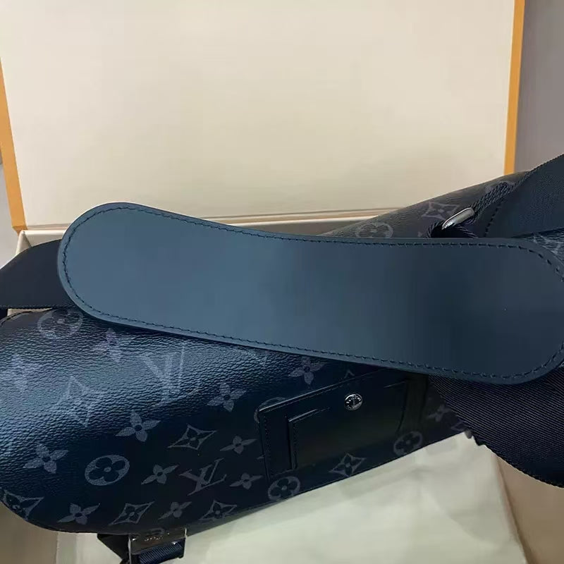 Fashionable and Trendy Luxury Messenger Bag