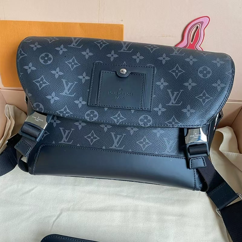 Fashionable and Trendy Luxury Messenger Bag