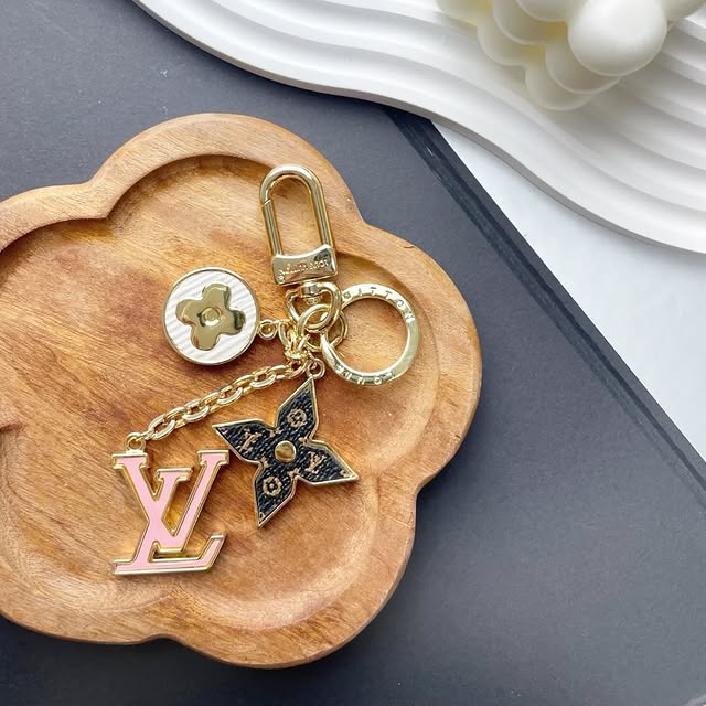 V key chain-713