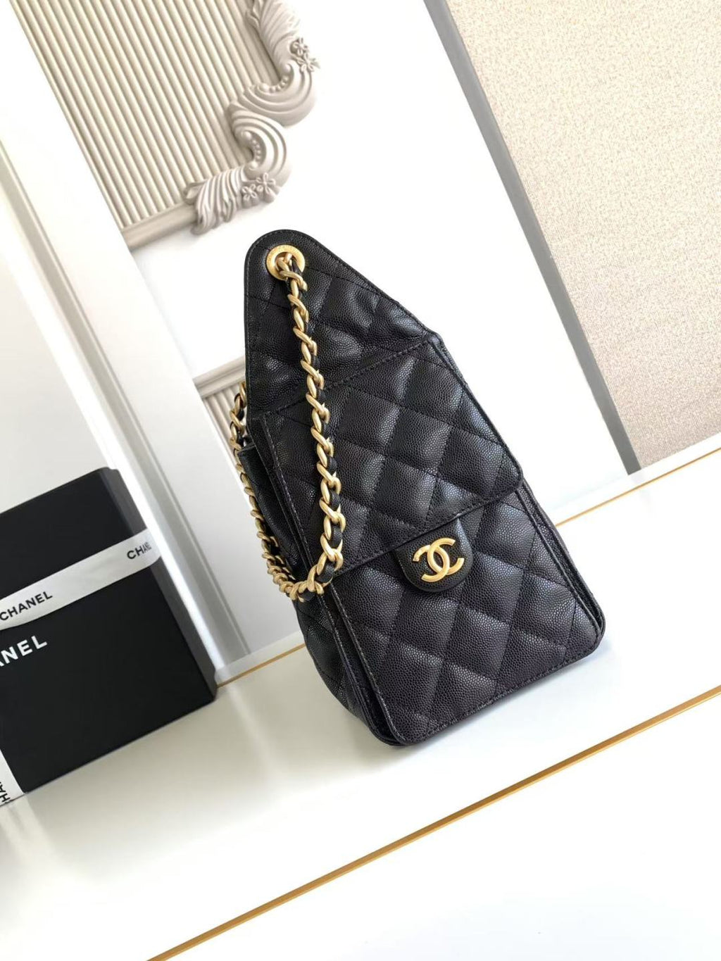 Small Handbag Grained Calfskin & Gold-Tone Metal Bag